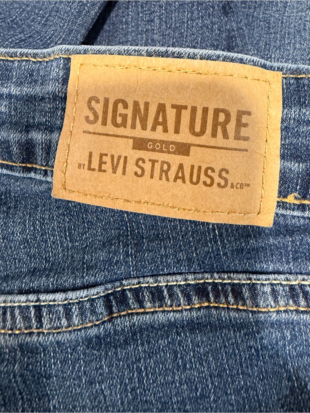 Signature by Levi Strauss Gold Maternity Skinny Jeans Size Small Dark Wash - Picture 8 of 9